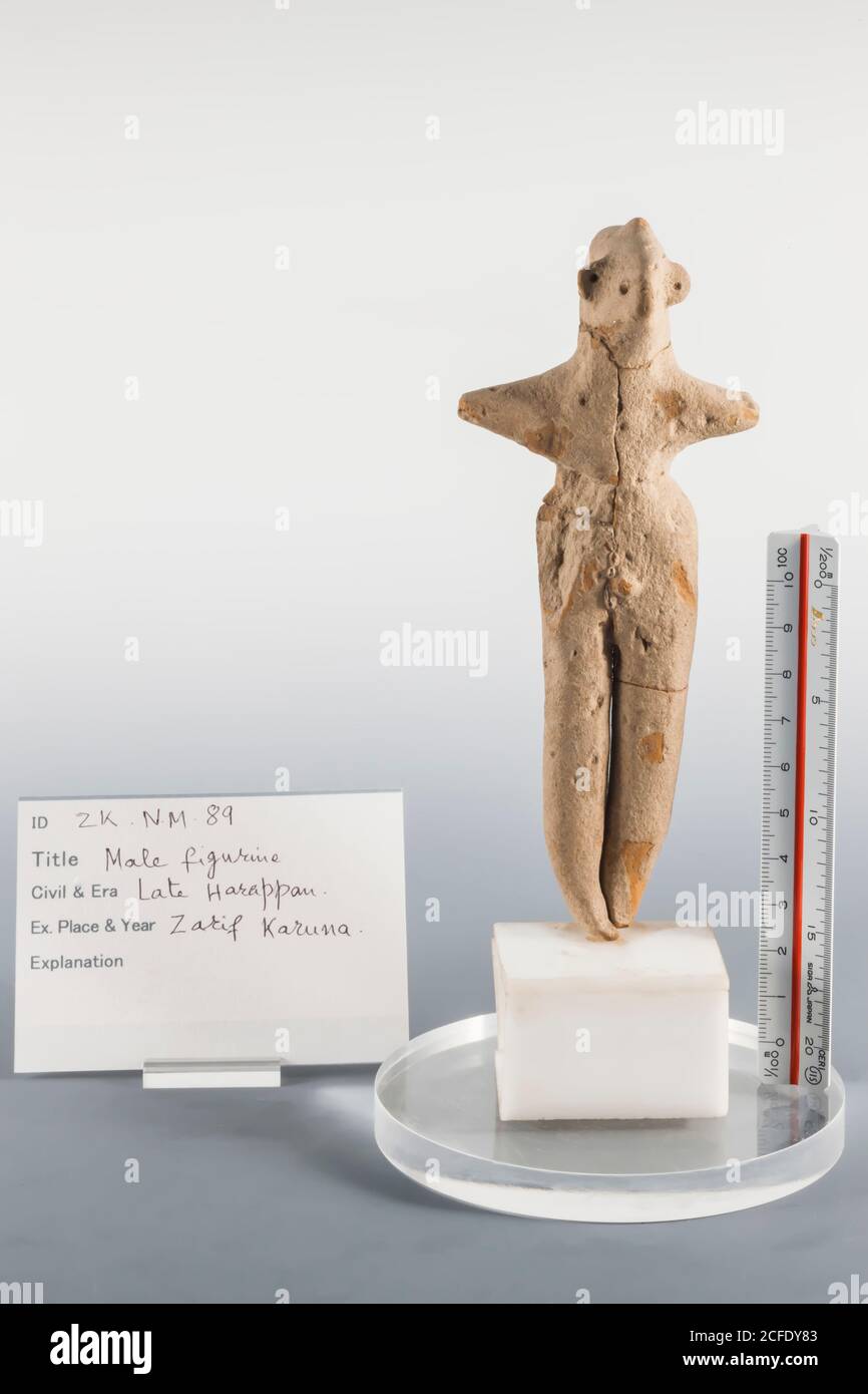 Terracotta male figurine, from Zarif Karuna, Gallery of Harappan civilization area, National Museum of Pakistan, Karachi, Pakistan, South Asia, Asia Stock Photo