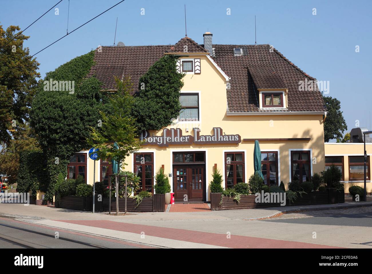 Landhaus High Resolution Stock Photography And Images Alamy