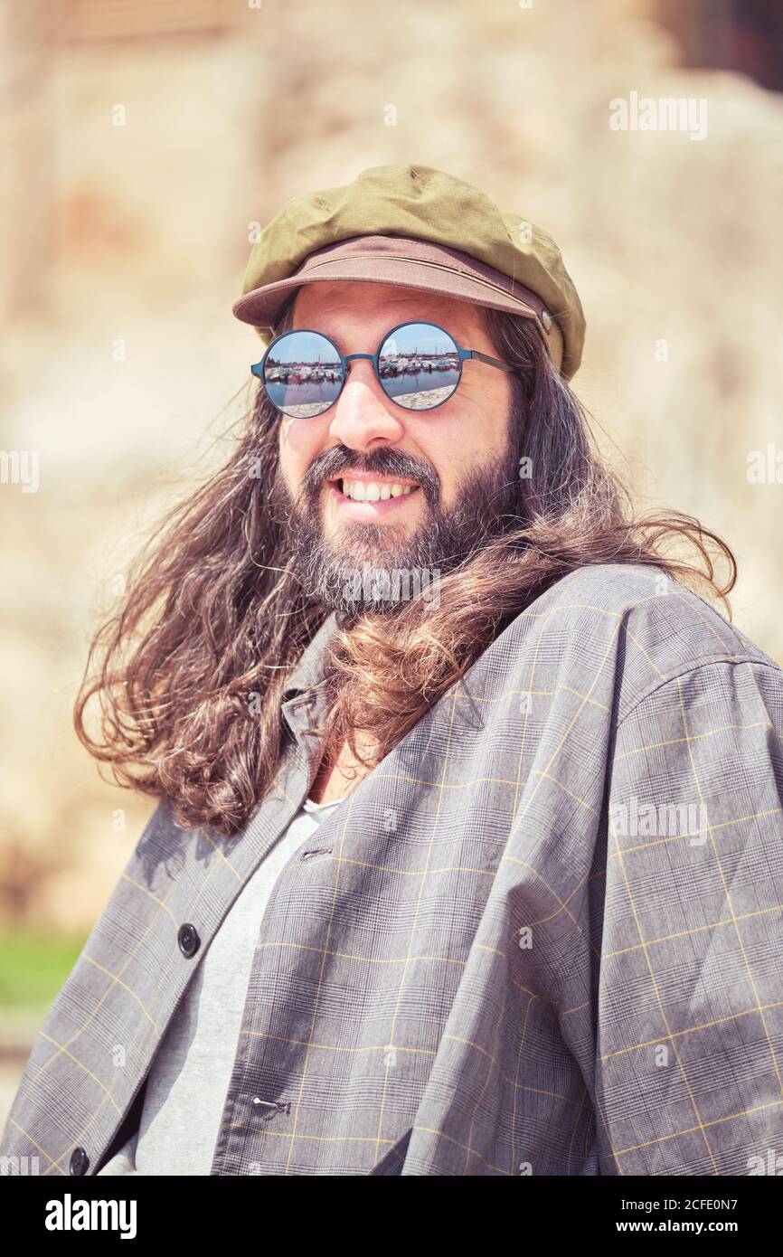 Page 3 Bearded Long Hair Man Male High Resolution Stock Photography And Images Alamy Page 3 Bearded Long Hair Man Male High Resolution Stock Photography And Images Alamy