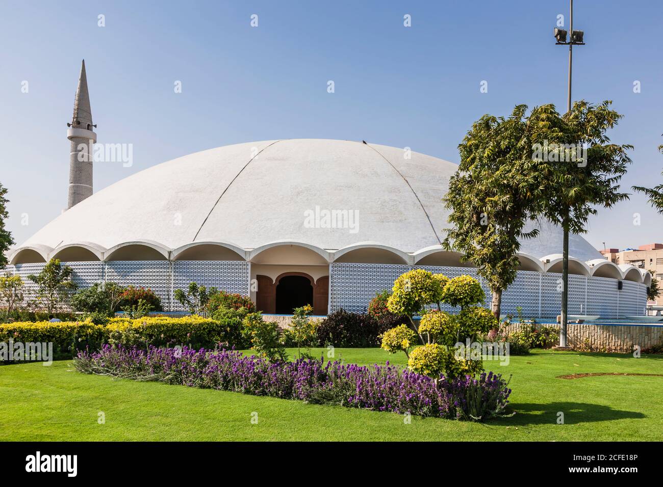 MasjideTooba, or Tooba Mosque, also Gol Masjid, and garden, Karachi