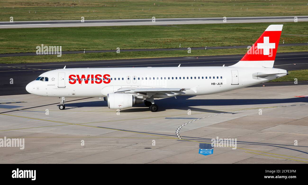 Swiss Airbus A320-214 airplane waiting for departure at Düsseldorf International Airport, HB-JLR, Duesseldorf, North Rhine-Westphalia, Germany Stock Photo