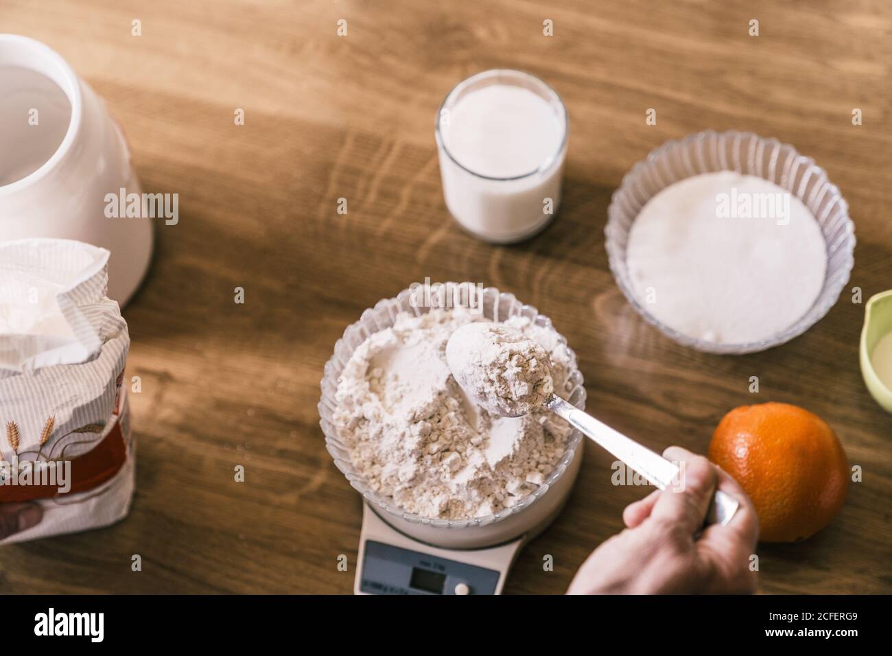 Kitchen digital scale with flour on the top - Preparation for bakery baking  concept Stock Photo - Alamy