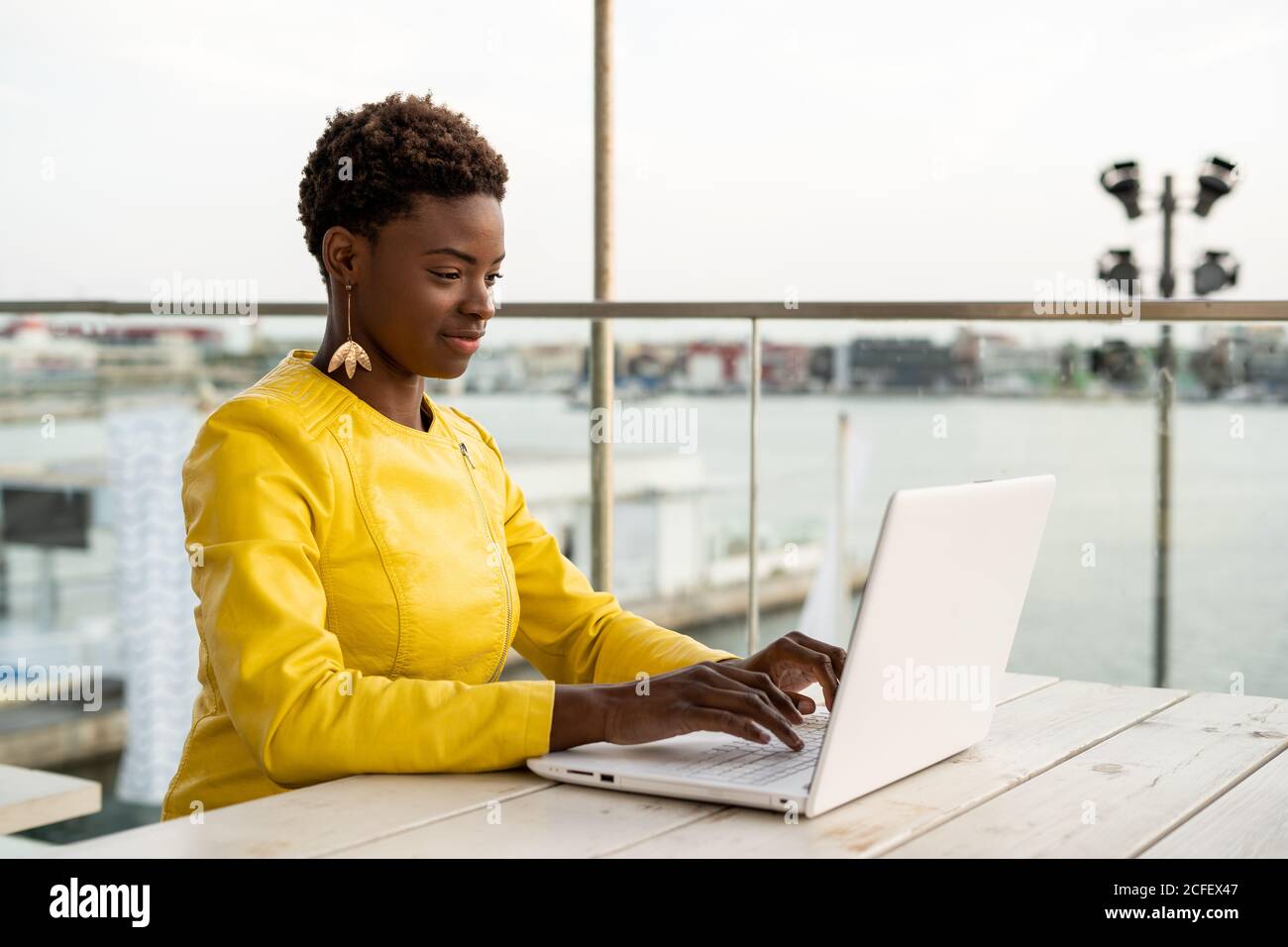 Black african american woman hi-res stock photography and images - Alamy