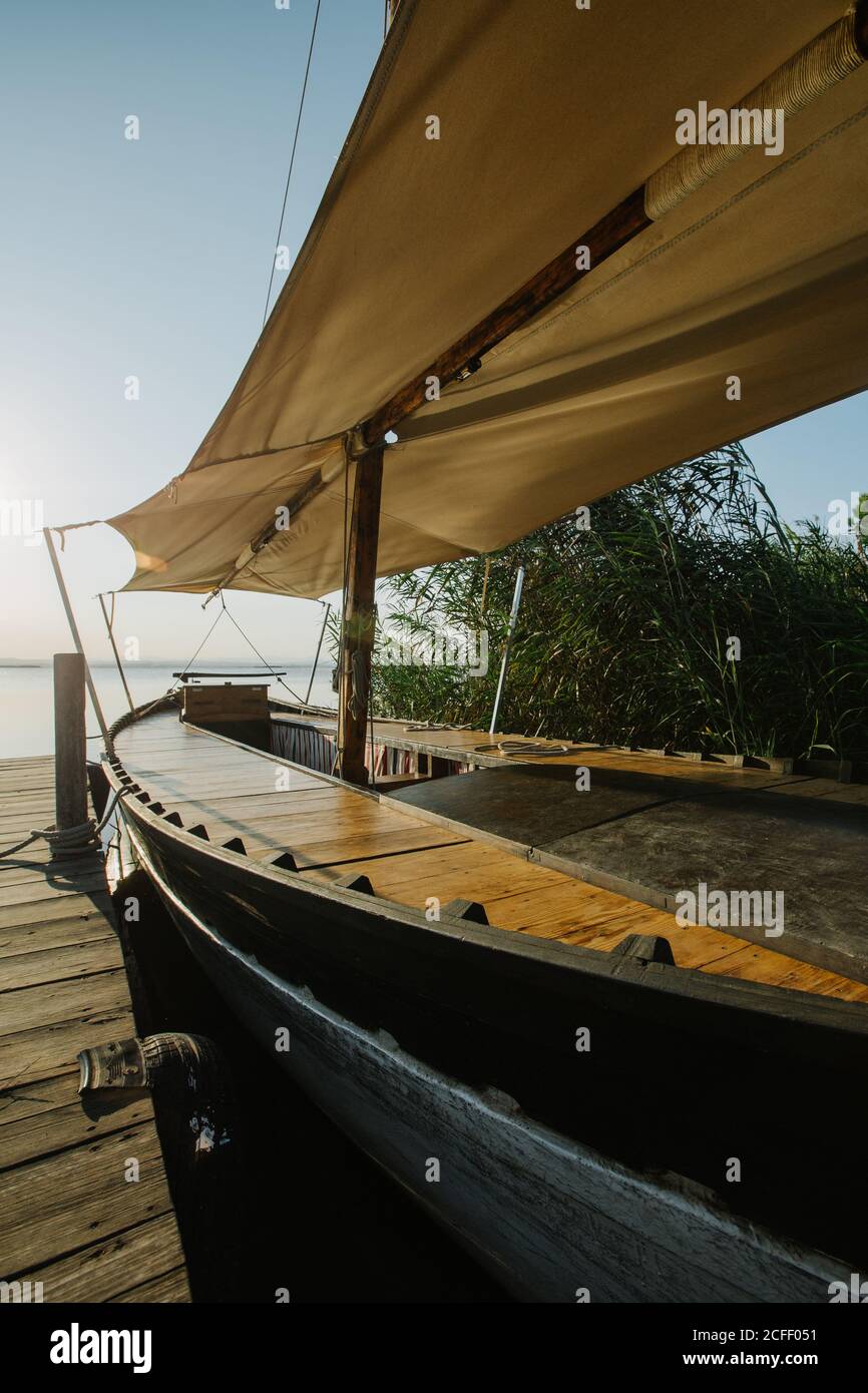 Empty wooden boat pier marina hi-res stock photography and images - Alamy