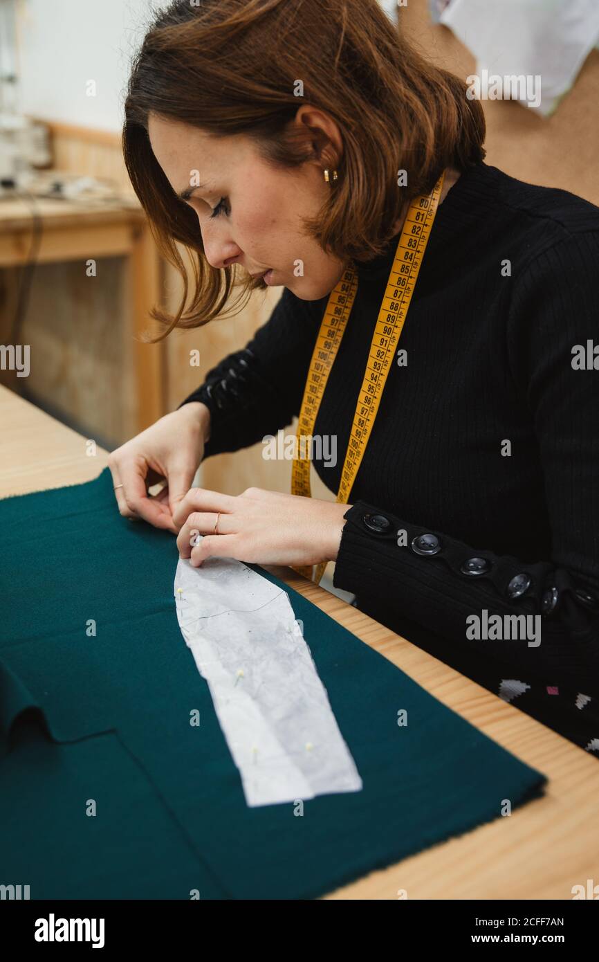 Using needle hires stock photography and images Alamy