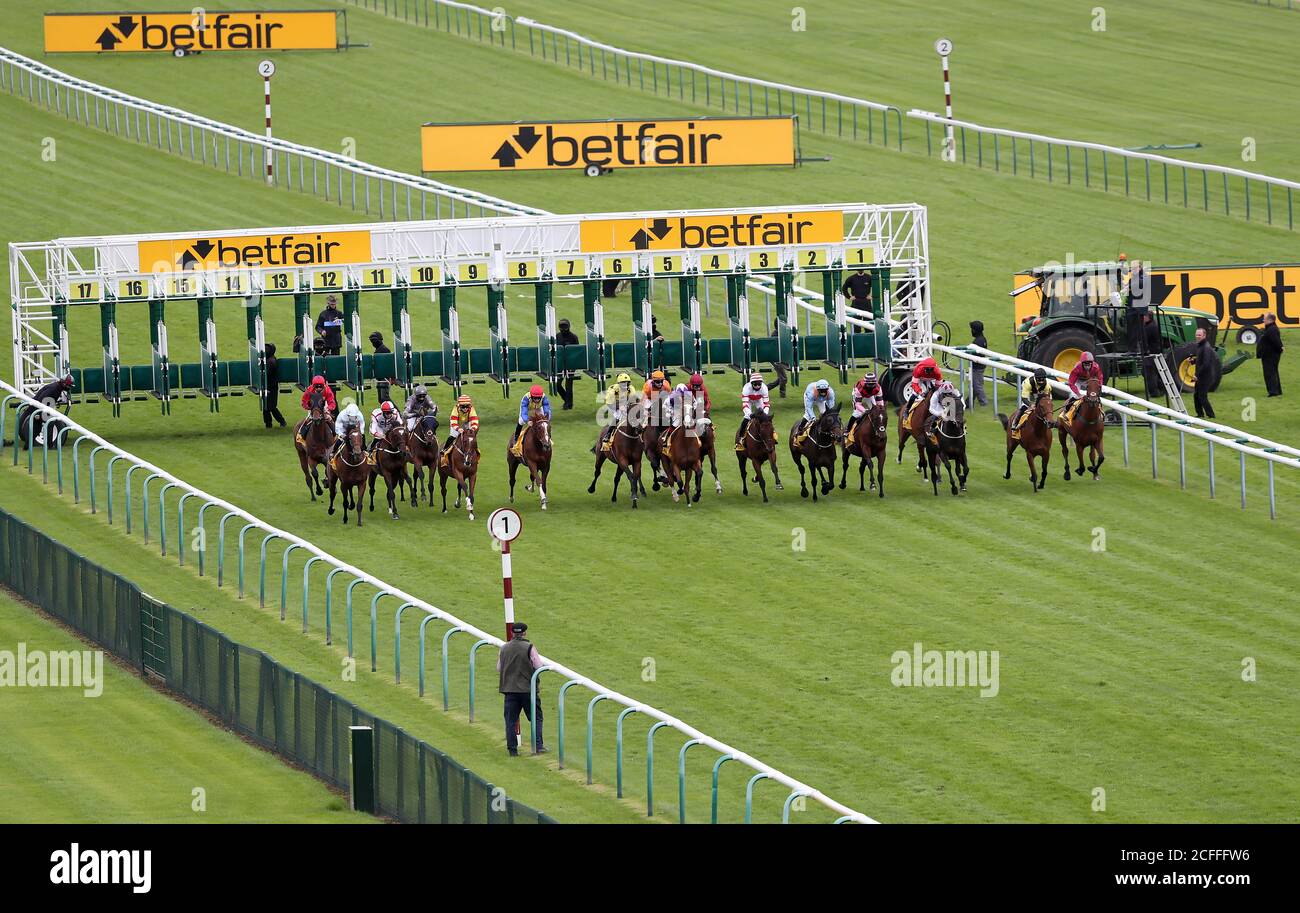 Runners and riders in the Betfair Exchange Old Borough Cup Handicap during Betfair Sprint Cup Day 2020 at Haydock Racecourse, Newton-le-Willows. Stock Photo