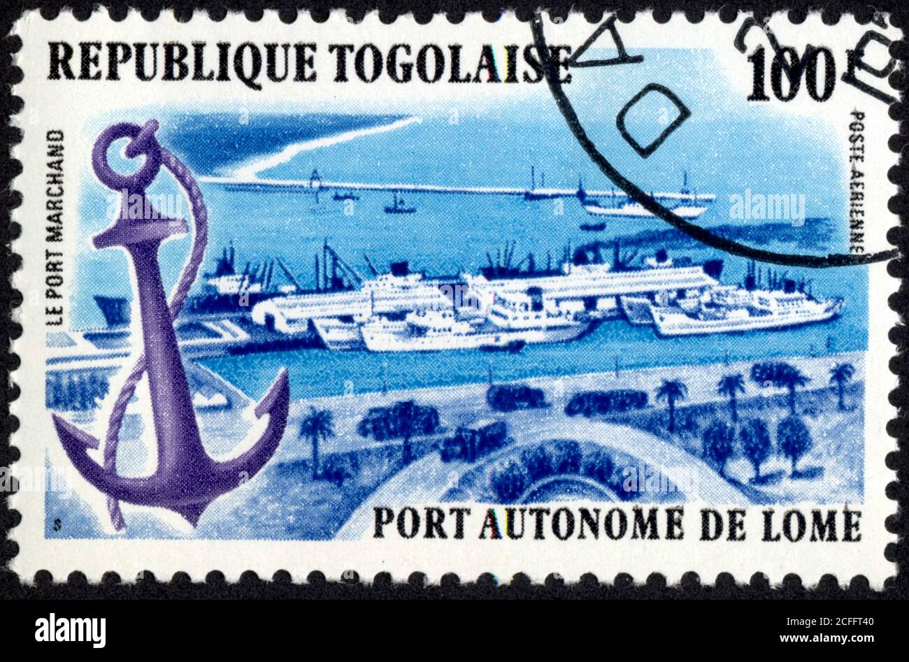 Timbre Port autonome de Lome. République Togolaise. 100 F. Le port marchand. Stock Photo