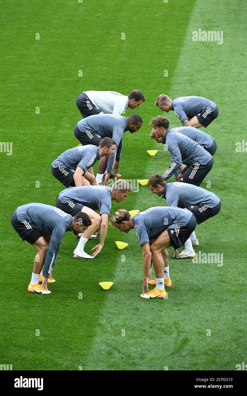 Basel, Schweiz. 05th Sep, 2020. Oliver Bierhoff (Germany/Manager  Nationalmannschaft), Toni Kroos (Germany), Jonathan Tah (Germany), Timo  Werner (Germany), Robin Gosens (Germany), Luca Waldschmidt (Germany),  Florian Neuhaus (Germany), Matthias Ginter ...