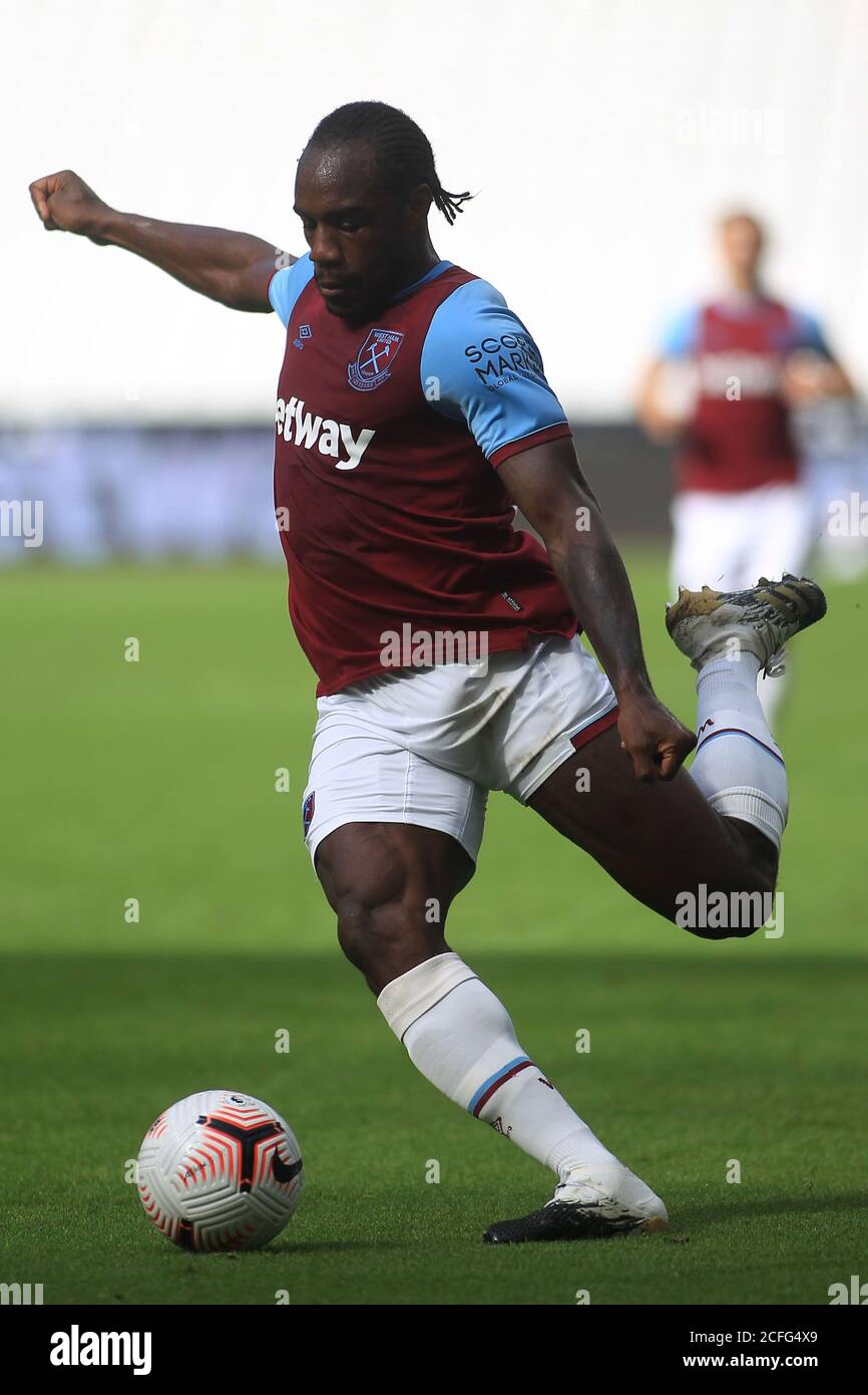 London, UK. 05th Sep, 2020. Michail Antonio of West Ham United in action during the game. Pre-season friendly match, West Ham United v AFC Bournemouth at the London Stadium, Queen Elizabeth Olympic Park in London on Saturday 5th September 2020. this image may only be used for Editorial purposes. Editorial use only, license required for commercial use. No use in betting, games or a single club/league/player publications . pic by Steffan Bowen/Andrew Orchard sports photography/Alamy Live news Credit: Andrew Orchard sports photography/Alamy Live News Stock Photo