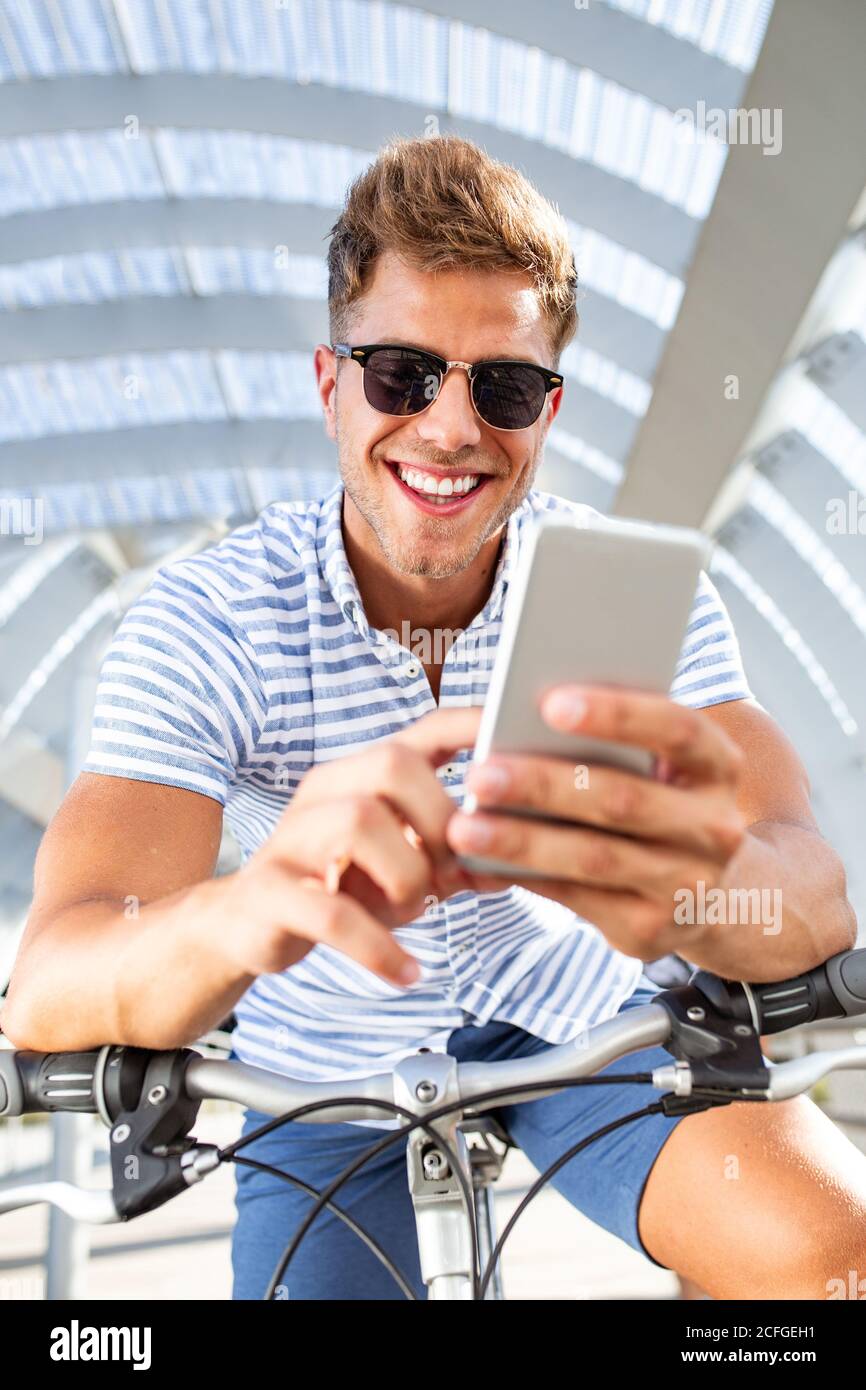Vertical shot bicycle pathway hi-res stock photography and images - Alamy
