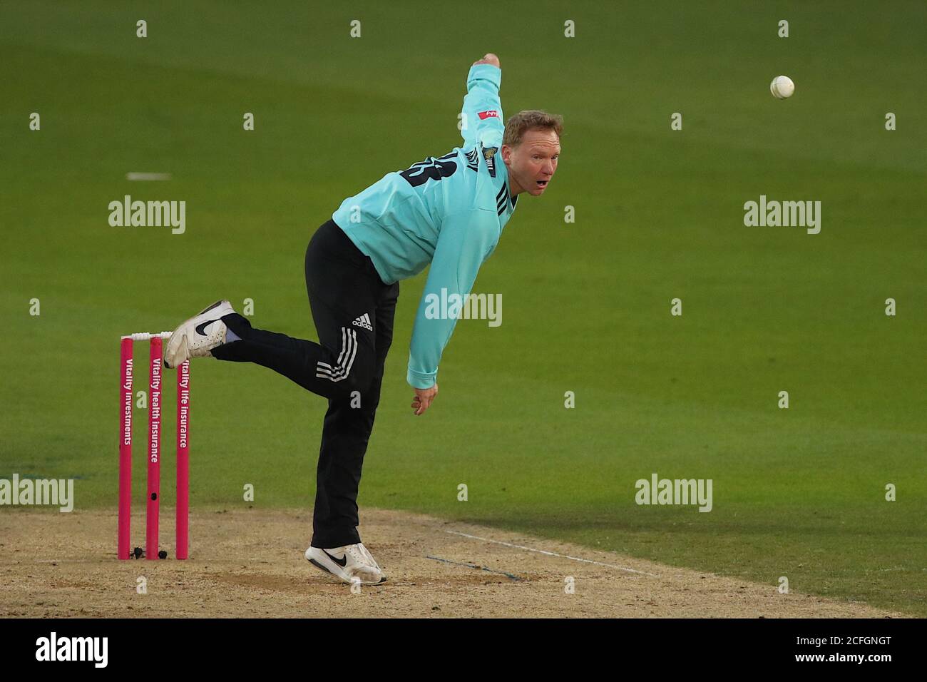 London, UK. 05th Sep, 2020. LONDON, ENGLAND. SEPTEMBER 05 2020: Gareth Batty of Surrey bowling during the Vitality Blast T20 match between Surrey and Middlesex, at The Kia Oval, Kennington, London, England. On the 5th September 2020. (Photo by Mitchell Gunn/ESPA-Images) Credit: European Sports Photo Agency/Alamy Live News Stock Photo