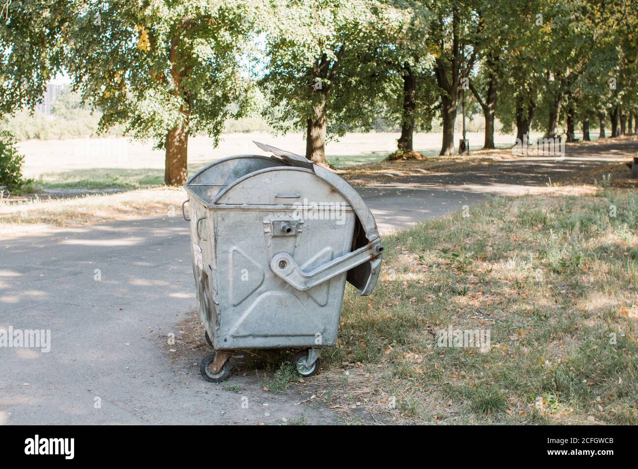 Plastic trashbin hi-res stock photography and images - Alamy