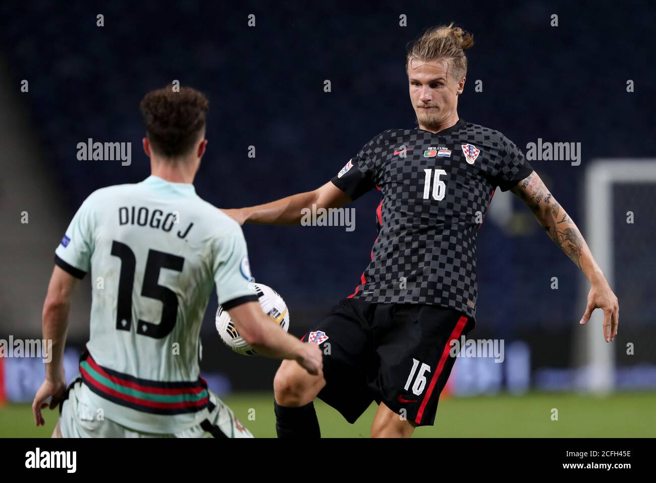 Porto Portugal 5th Sep 2020 Tin Jedvaj Of Croatia R Vies With Diogo Jota Of Portugal During The Uefa Nations League Group Stage Football Match Between Portugal And Croatia At The