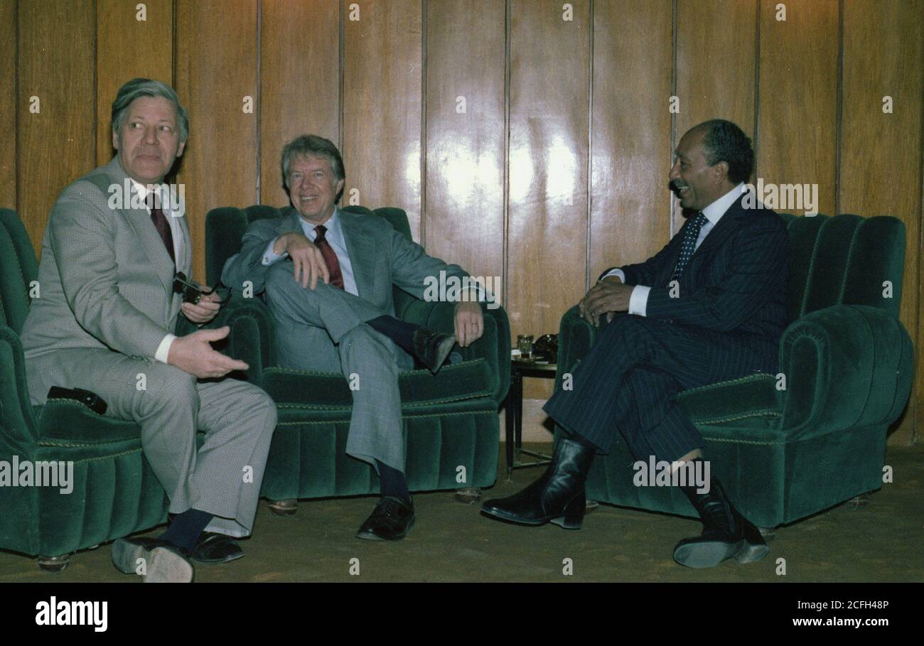 "German Chancellor Helmut Schmidt, Jimmy Carter and Anwar Sadat visit in Cairo, Egypt. ca. 01/04