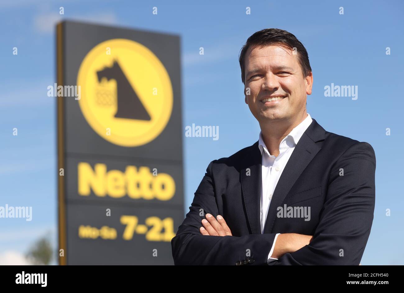03 September 2020, Mecklenburg-Western Pomerania, Malchin: Managing Director Ingo Panknin of the retail chain Netto ApS & Co. KG is located on the premises of a Netto branch in Malchin. The first branch opened 30 years ago in Vorpommern. In the meantime, the company is one of the largest in the north-east of Germany with around 6000 employees. So far, the discounter has been represented 112 times in Mecklenburg-Western Pomerania alone, 143 times in Berlin and Brandenburg as well as in Saxony, Saxony-Anhalt, Lower Saxony, Hamburg and Schleswig-Holstein. (to dpa 'Only MV retail chain wants to gr Stock Photo
