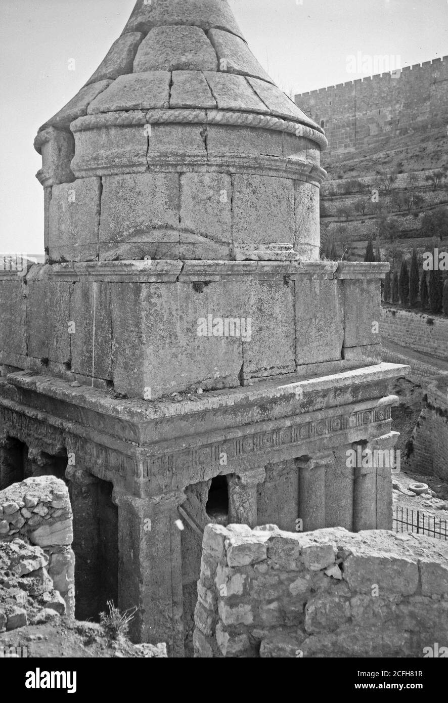 Valley of Jehoshaphat and Hinnom. Absalom's Pillar ca. 1898-1946 Stock Photo