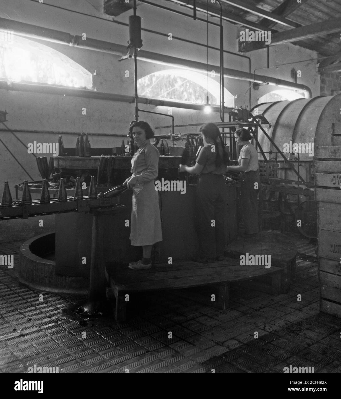 Factories 1900s hires stock photography and images Alamy