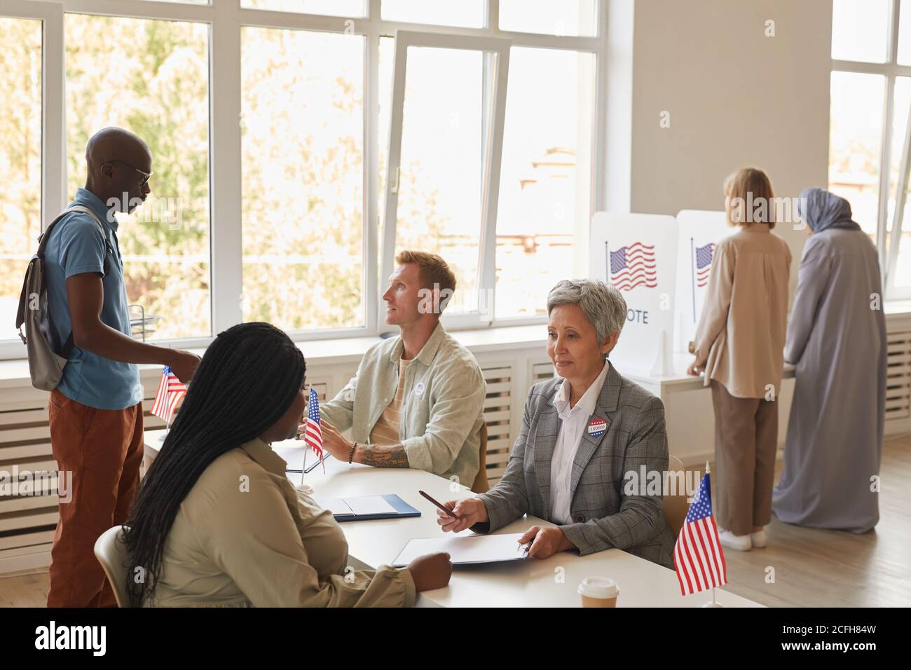 Group business people voting hi-res stock photography and images - Alamy