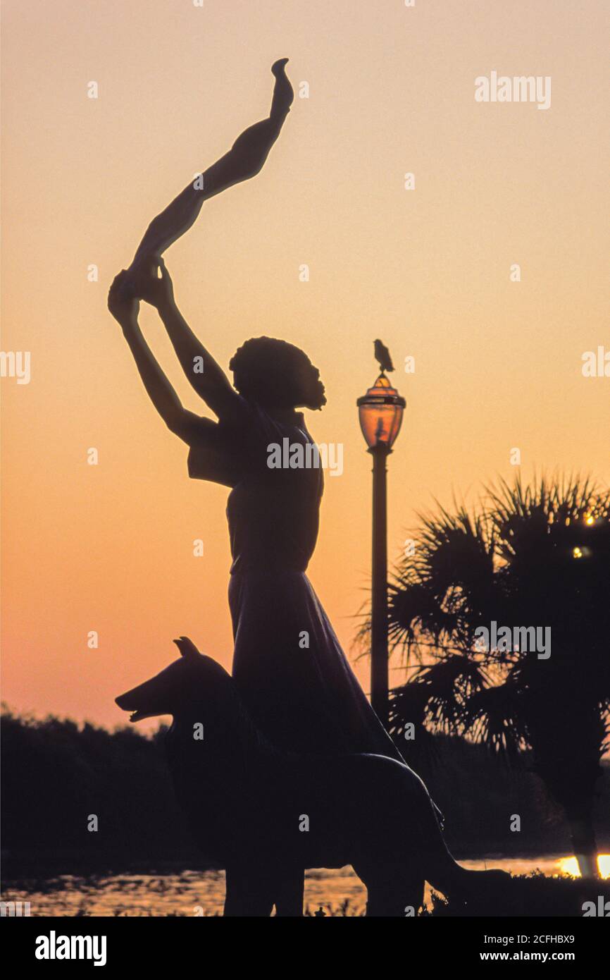 Waving Girl Bronze Statue, Savannah, Georgia, USA Stock Photo