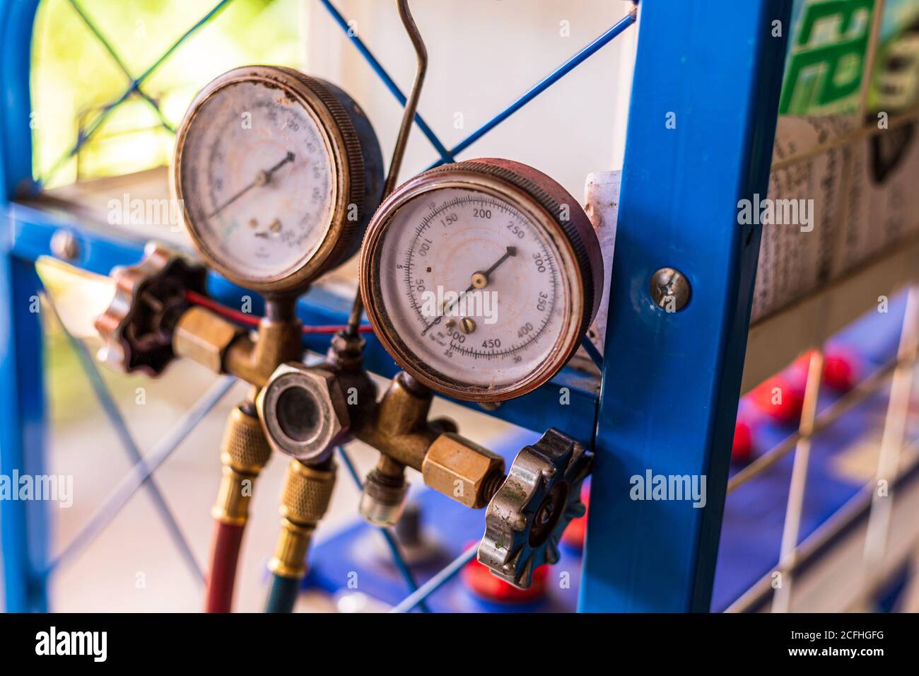 manometers measuring equipment for filling air conditioners,gauges Stock Photo Alamy