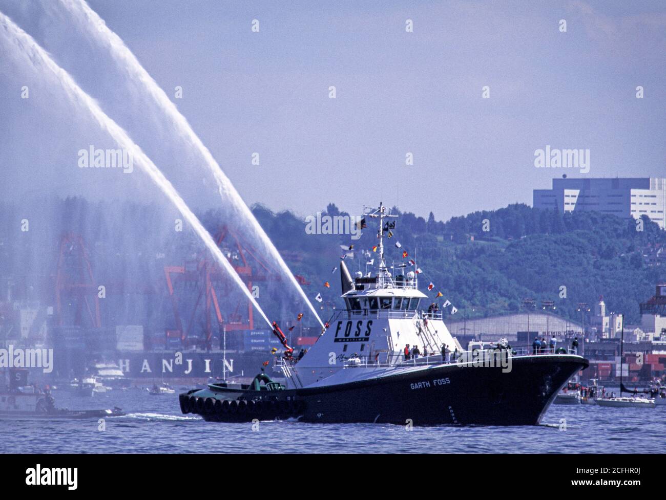 Tug boat fire fighting hires stock photography and images Alamy