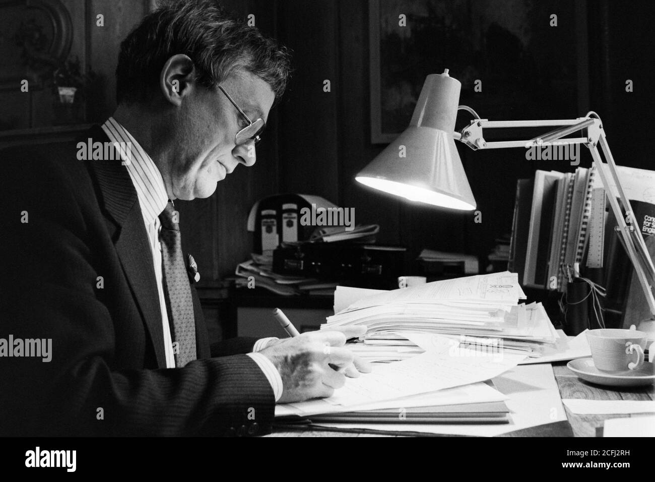 David Mallen Inner London Education Authority Education Officer at County Hall. 07 November 1989. Photo: Neil Turner Stock Photo