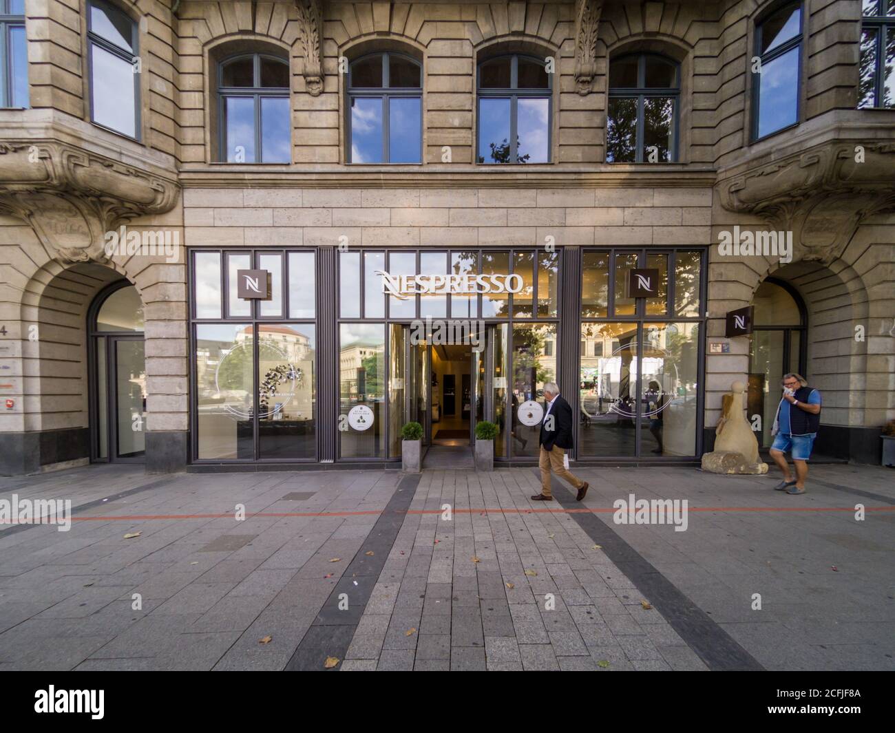 tyk tyve Cordelia Nespresso shop store front outside Mall In Hannover, Germany, Nespresso is  a famous brand of coffee pads and coffee machines Stock Photo - Alamy