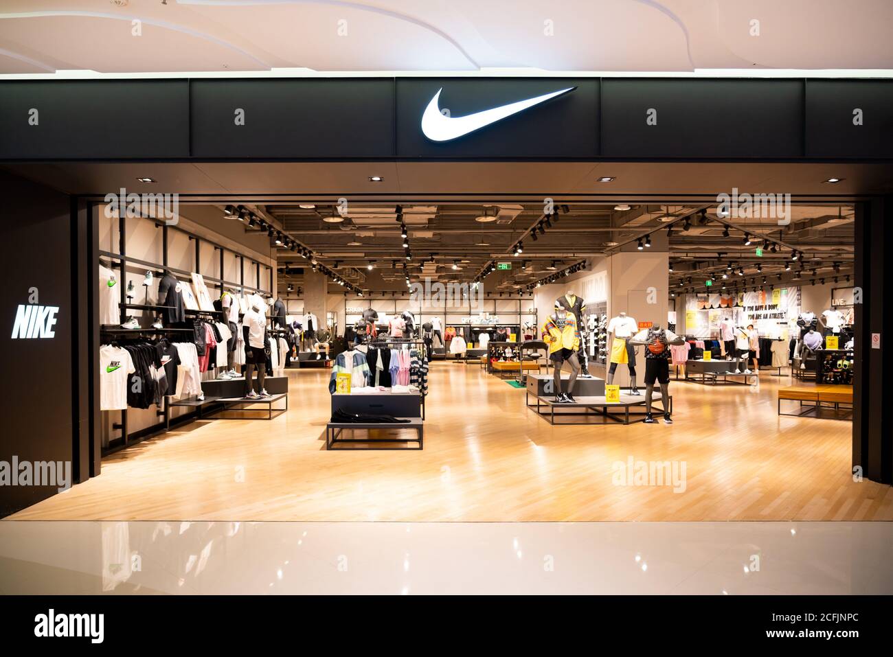 Nike Store 2020 High Resolution Stock Photography and Images - Alamy