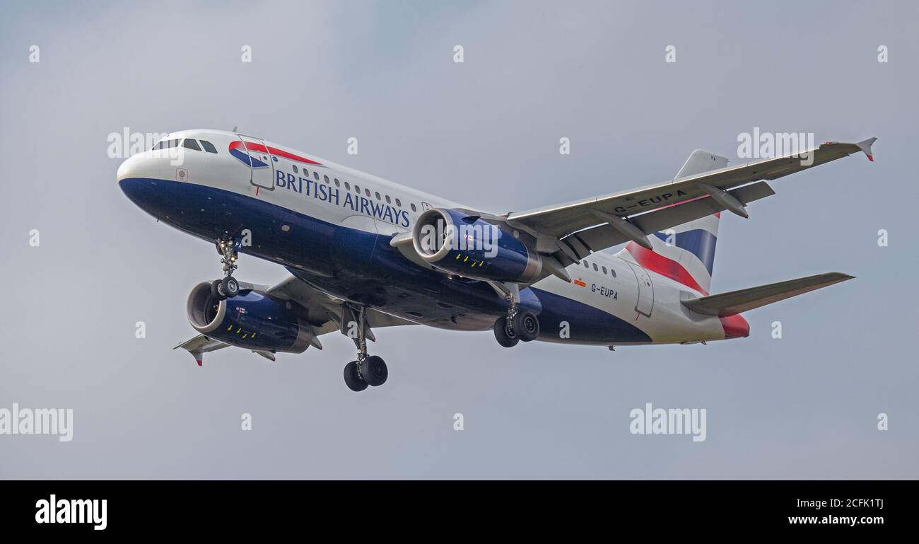 British Airways Airbus a319 G-EUPA on final approach to London-Heathrow Airport LHR Stock Photo