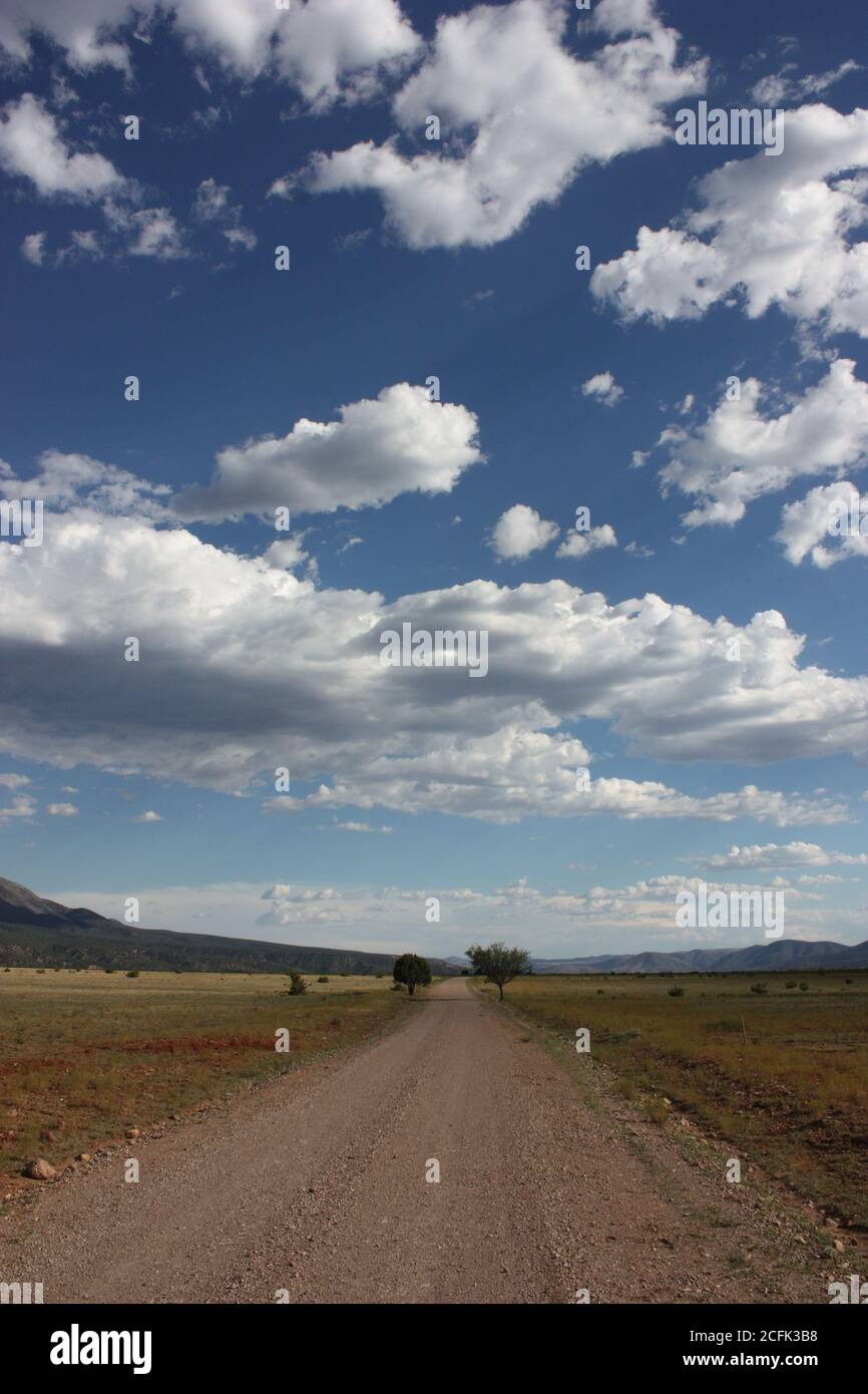 The road less traveled hi-res stock photography and images - Alamy