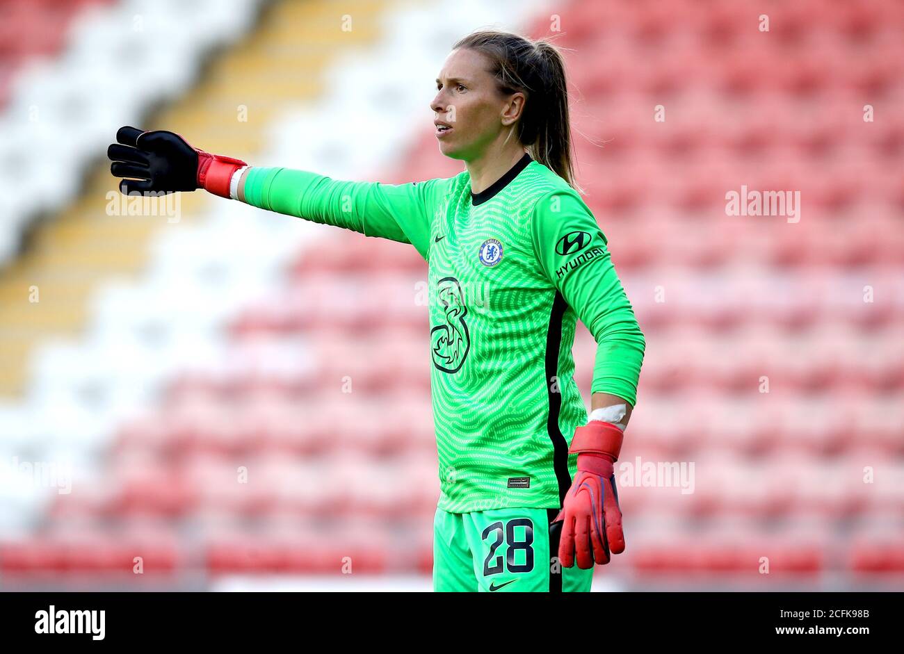 Chelsea goalkeeper carly telford hires stock photography and images