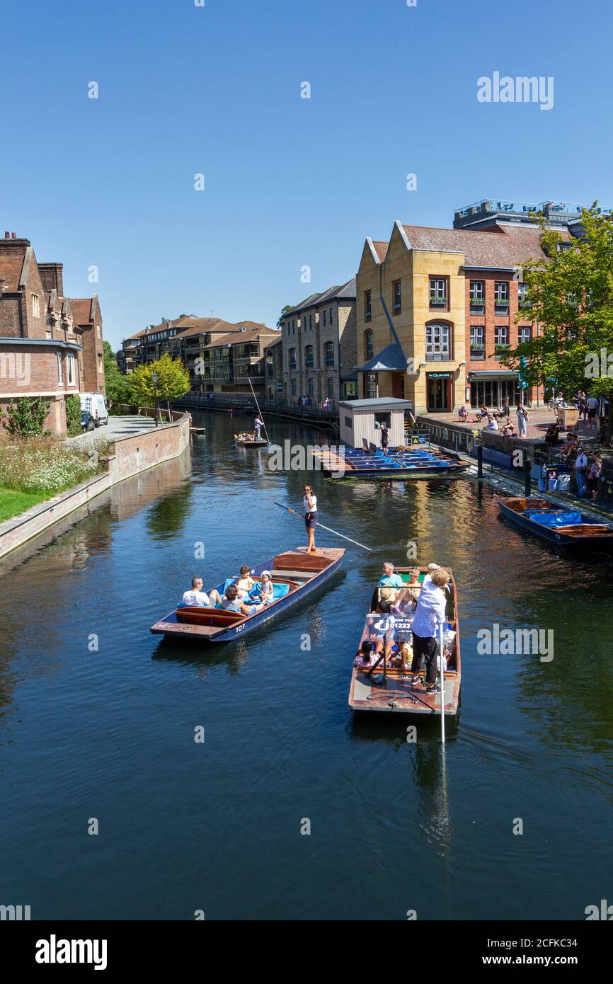 Punts on the River Cam beside Magdalene Bridge, Cambridge, UK during the pandemic in July 2020. Stock Photo