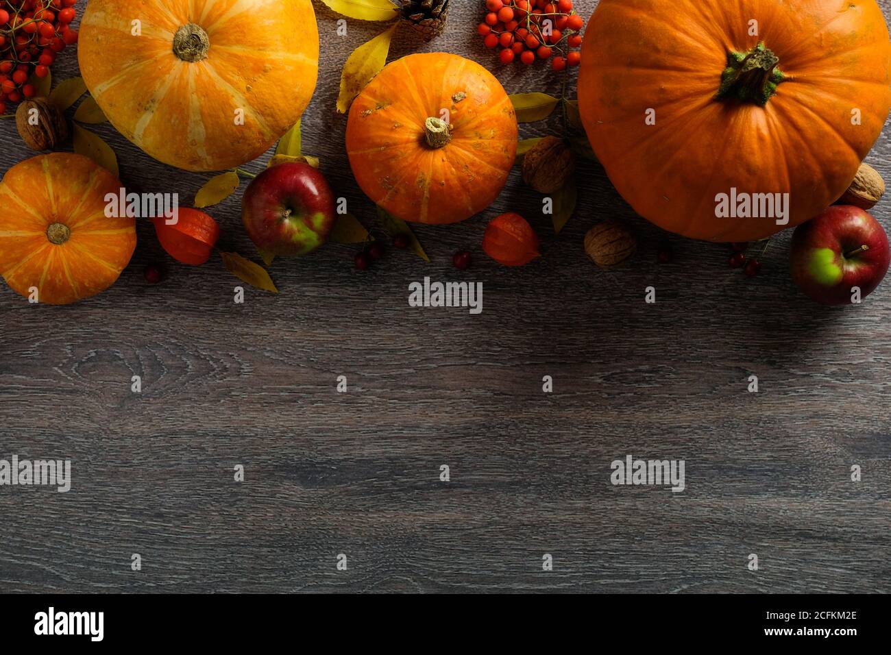 Happy Thanksgiving Dark Wood Background Hi-Res Stock Photography And Images  - Page 3 - Alamy