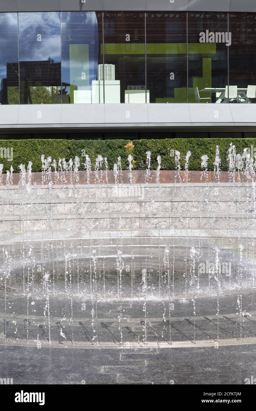 water feature outside a modern office building, Merchant Square Water Maze, Paddington, London Stock Photo