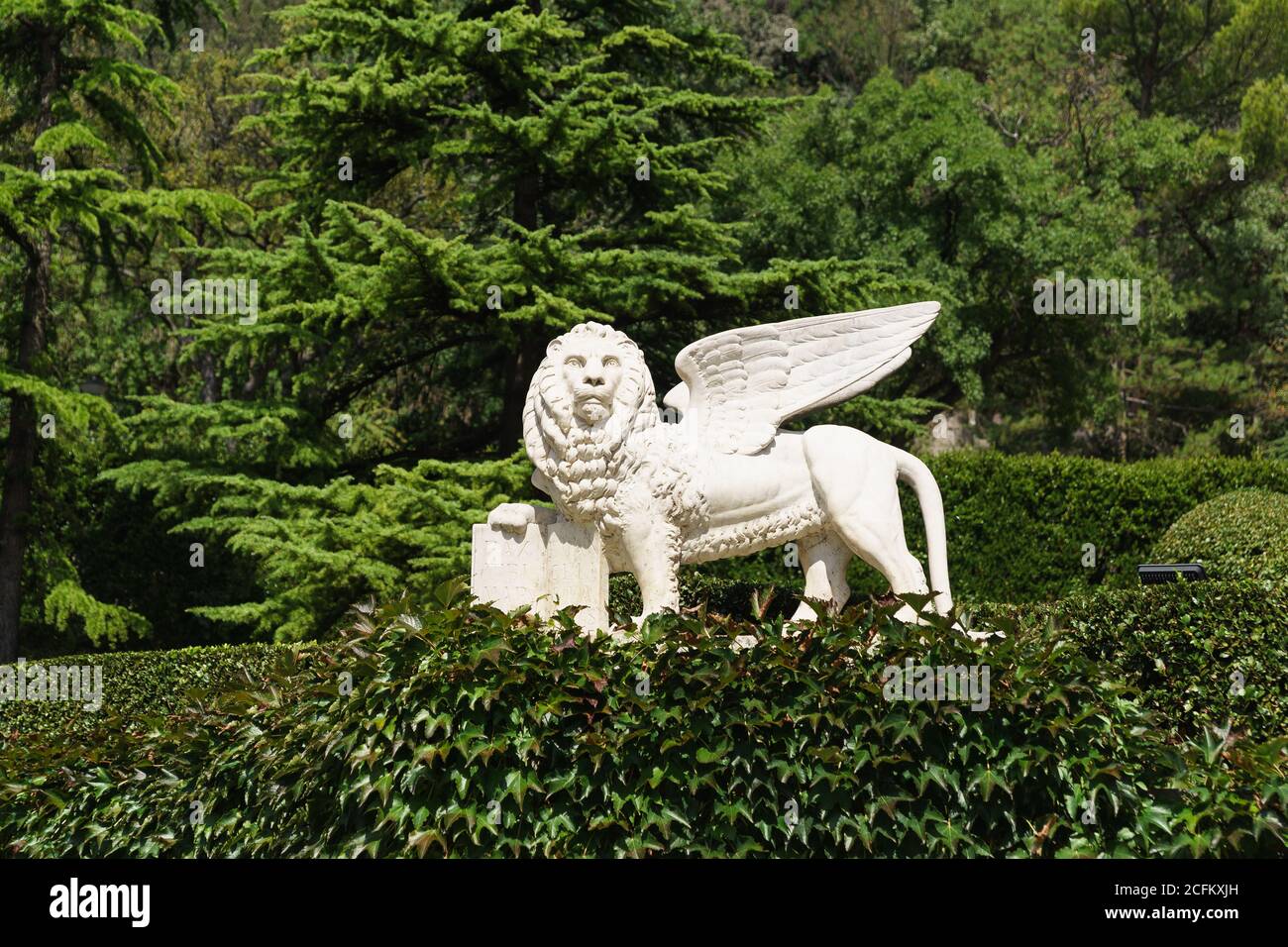 Koreiz, Yalta, Crimea, Russia-September 13, 2018: Sculpture of a winged lion made from the painting of 1516 by V. Carpaccio ' Leo St. Mark ' opposite Stock Photo