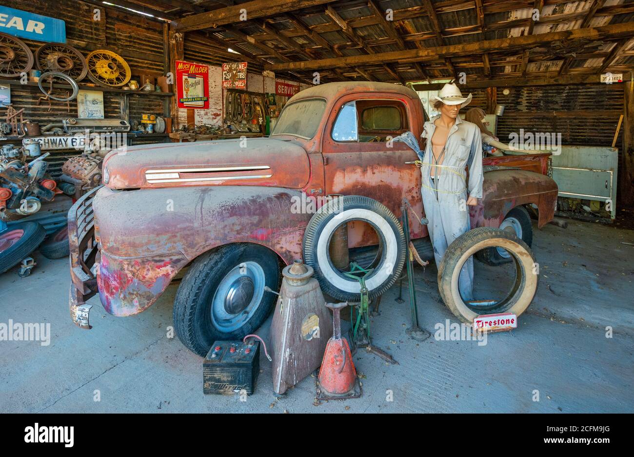 Route 66 garage hires stock photography and images Alamy