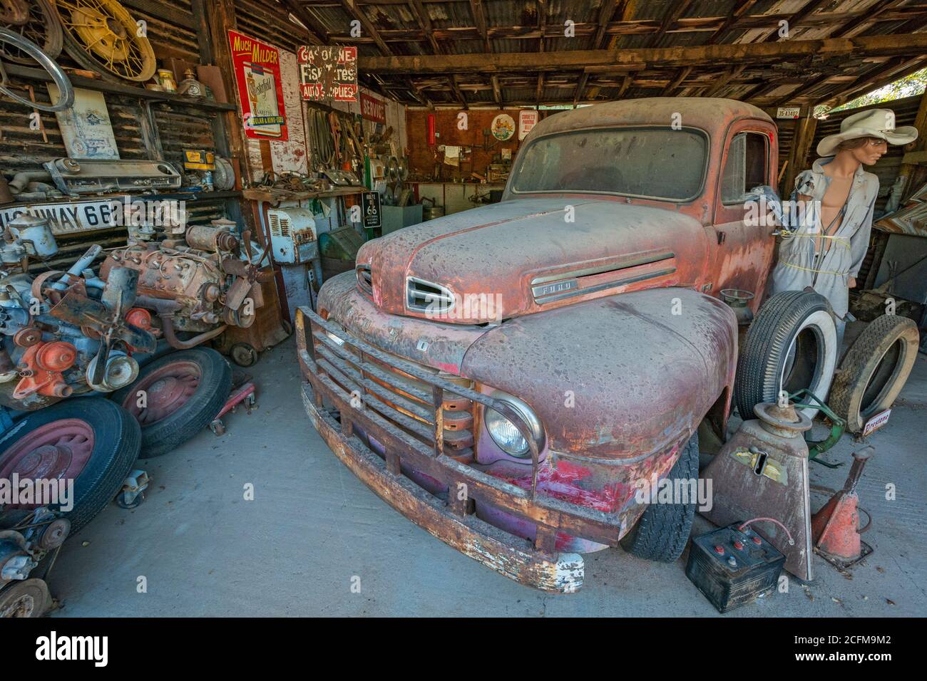 Arizona, Route 66, Hackberry General Store, garage exhibit Stock Photo