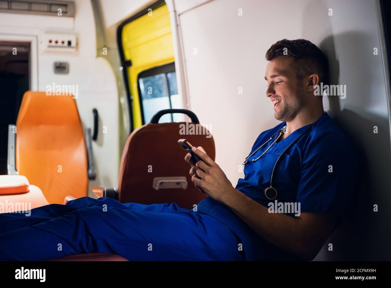 Young paramedics ambulance car hi-res stock photography and images - Alamy