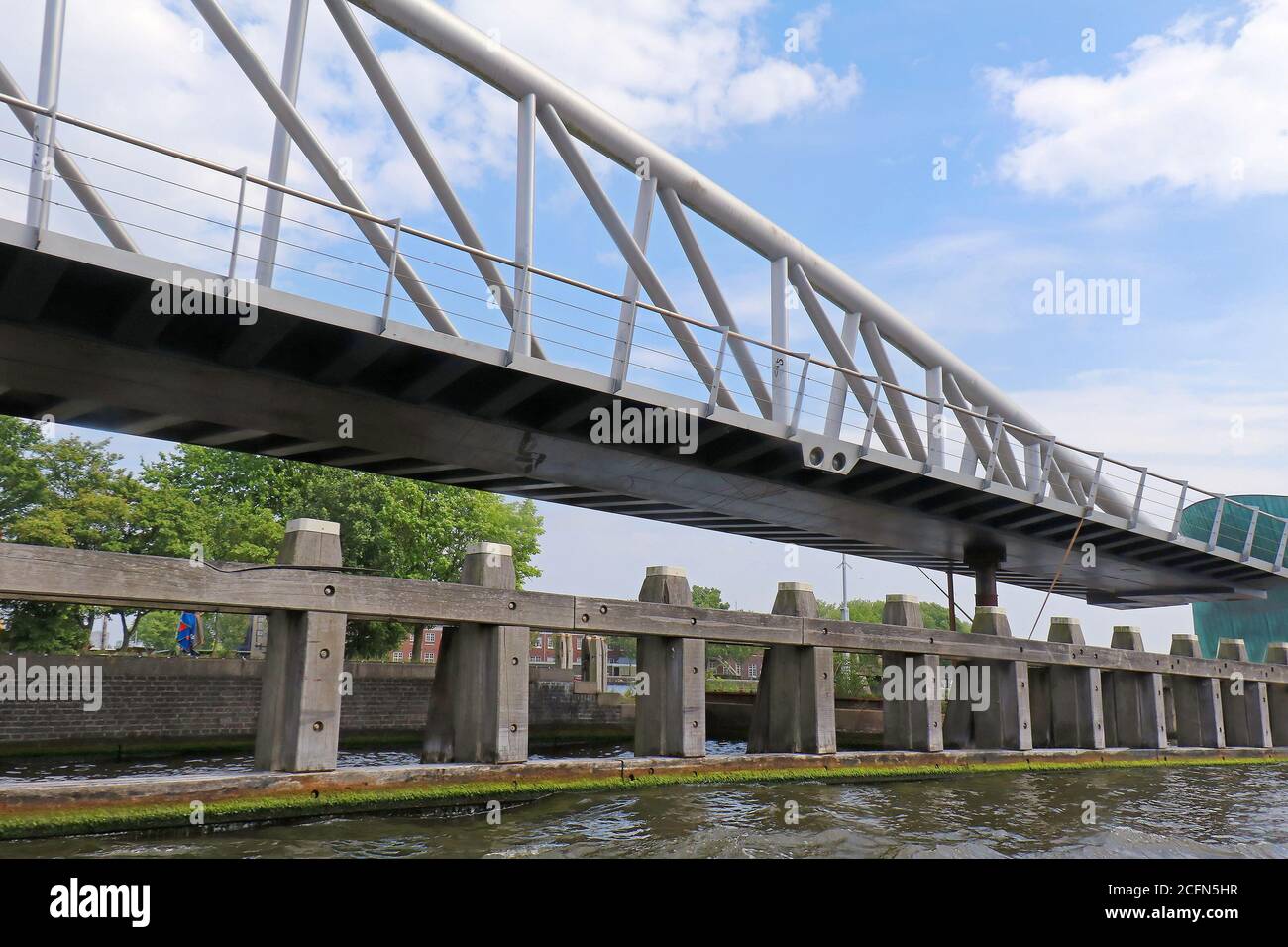 Metalizing Bridge Modern metal bridge hi-res stock photography and images - Alamy