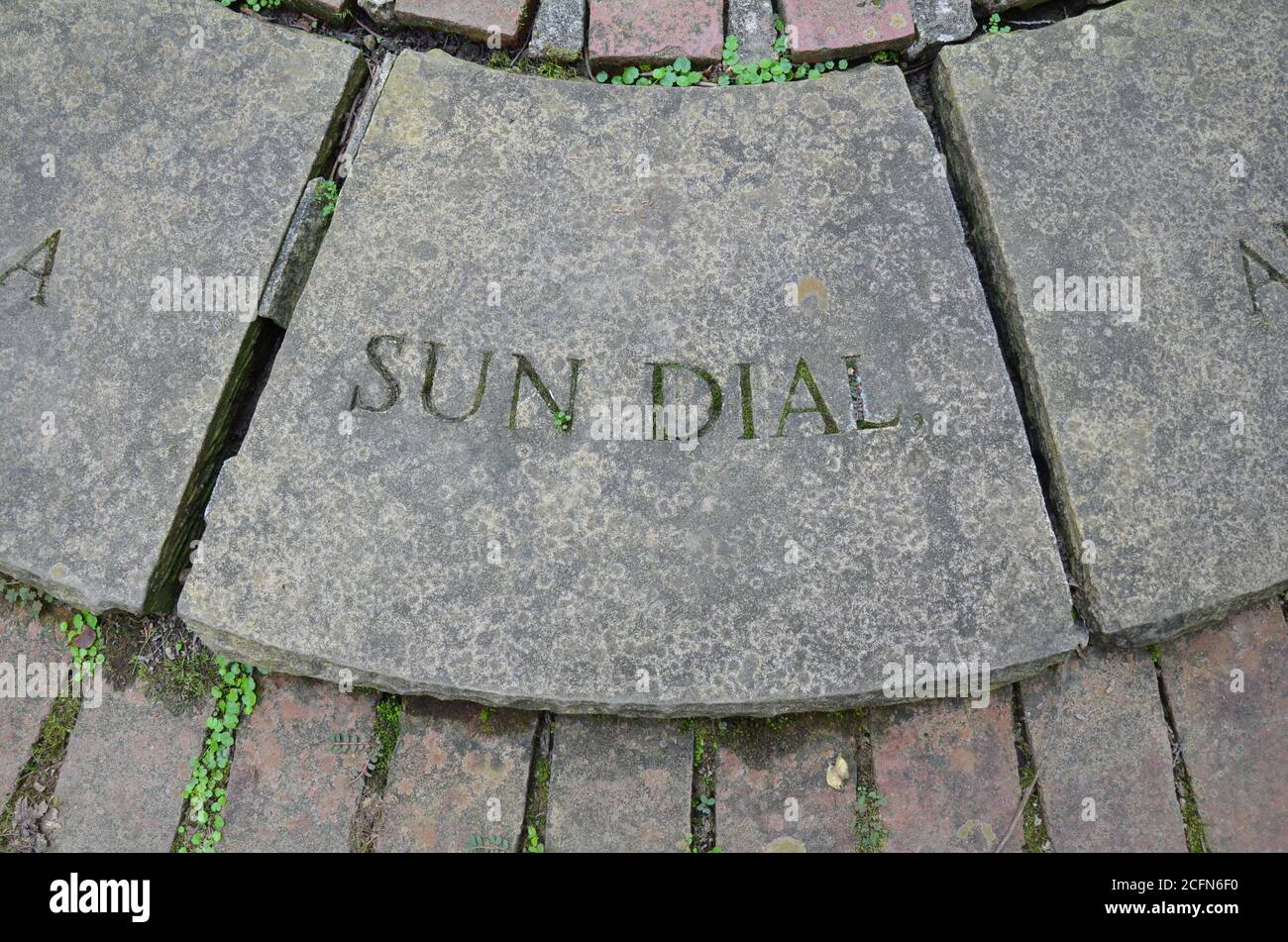 Sundial rock hi-res stock photography and images - Alamy