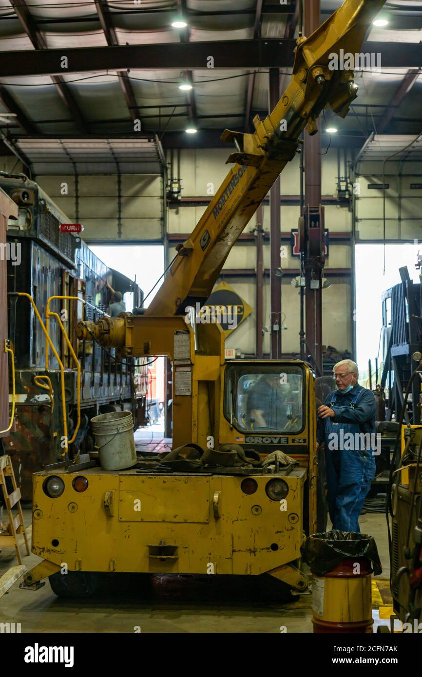 Grove ind 24 crane hires stock photography and images Alamy