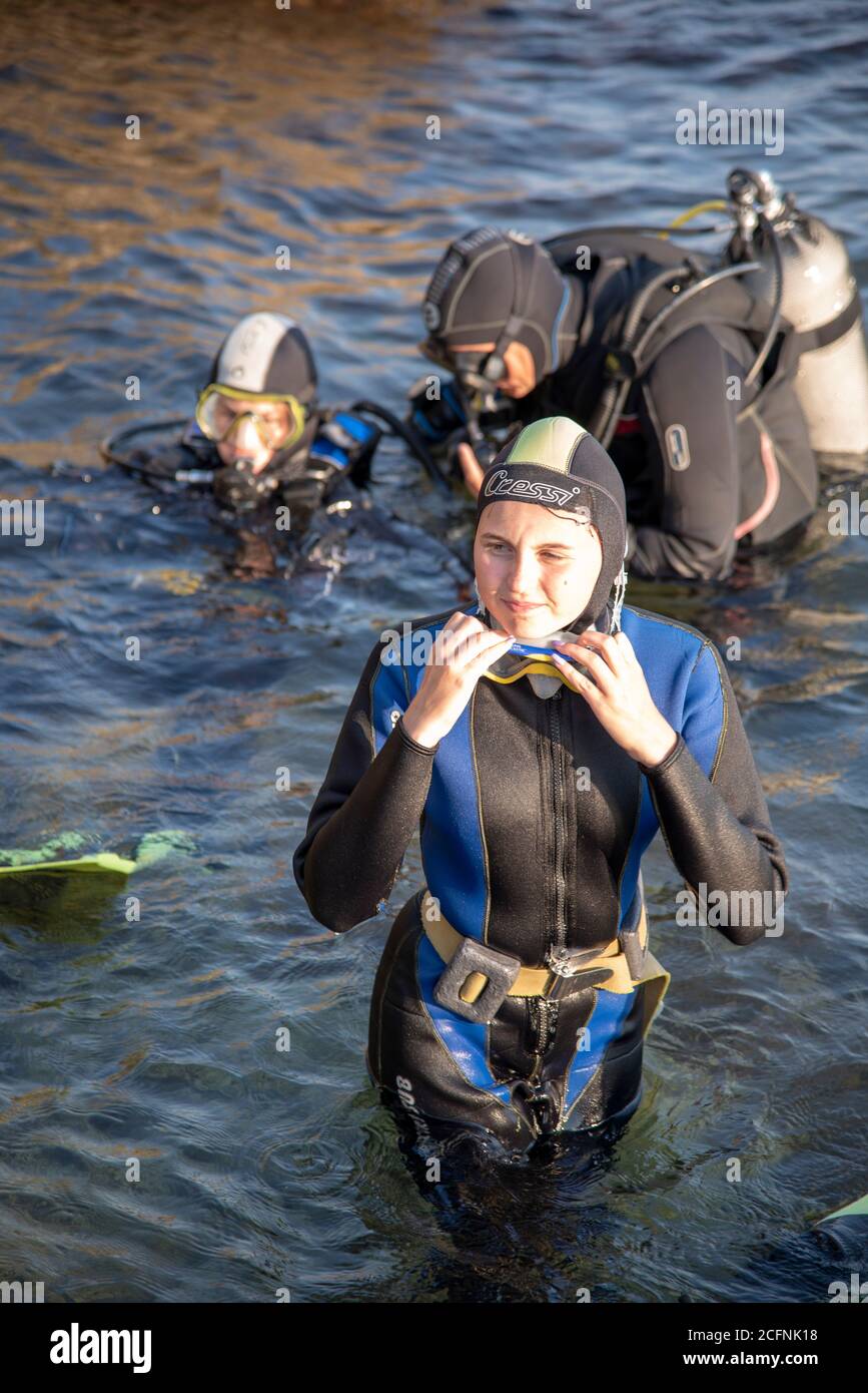 Woman scuba gear wetsuit hires stock photography and images Alamy