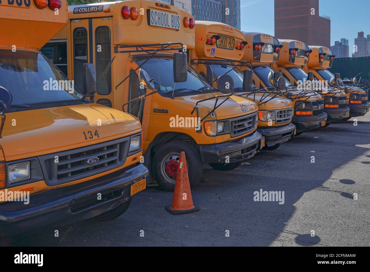 New york city school buses hi-res stock photography and images - Alamy