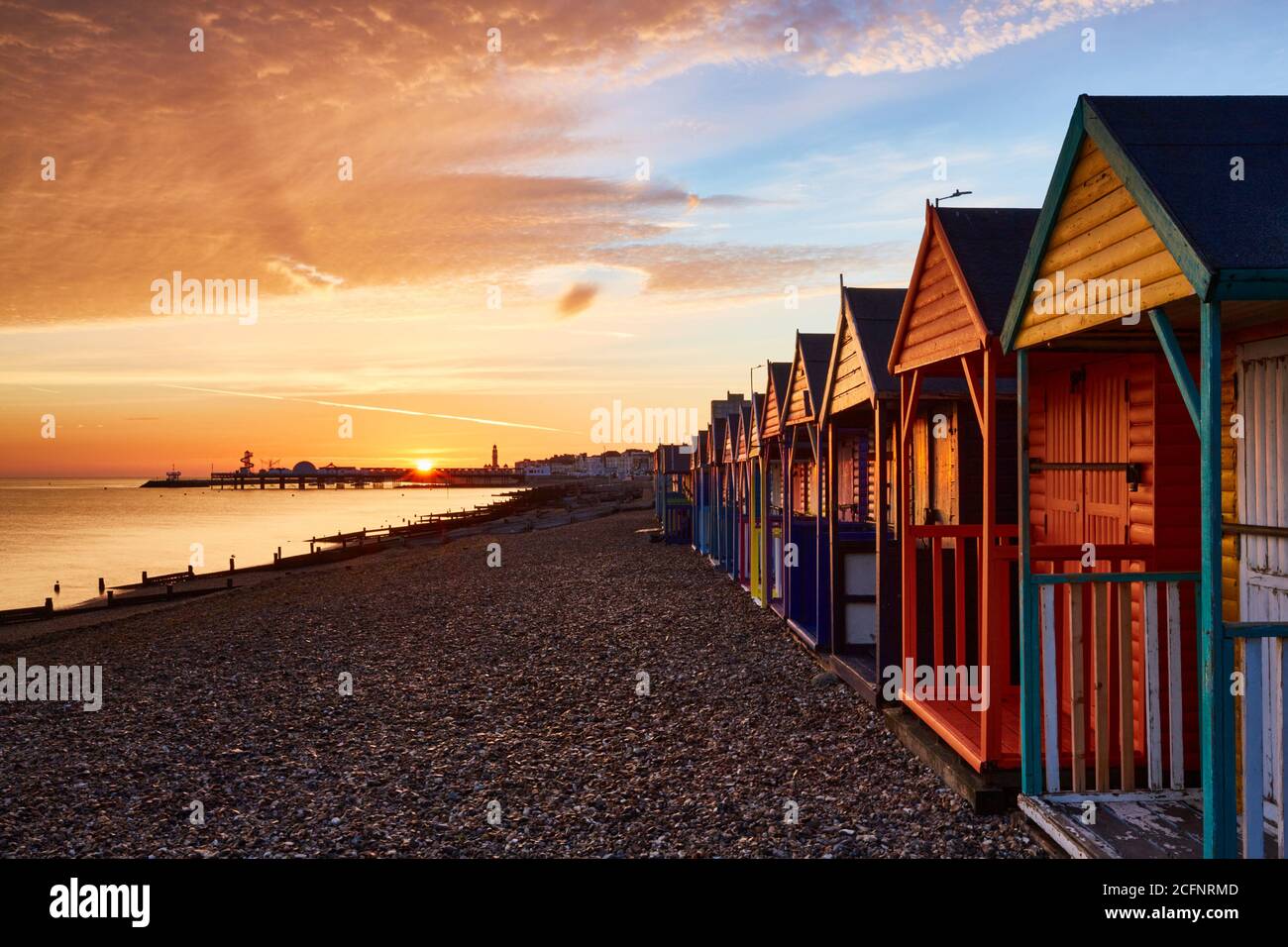 Herne Bay, Kent, UK. 7th September 2020: UK Weather. Sunrise at Herne Bay in Kent as warm weather is set for the week ahead in the South East with an Indian summer, a period of warm dry weather in September being forecast.  Credit: Alan Payton/Alamy Live News Stock Photo