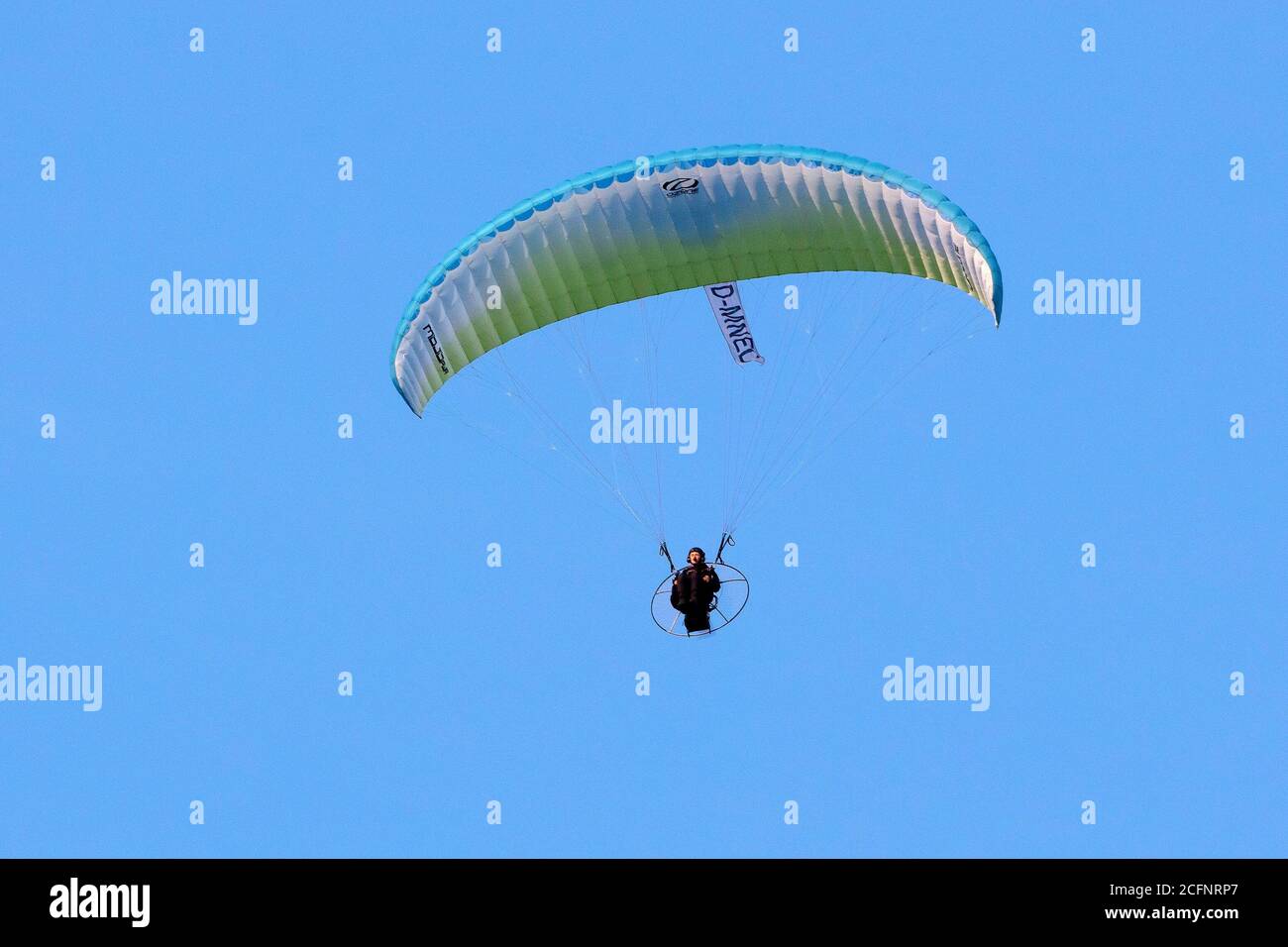 The Netherlands, Õs-Graveland, Motorized sky diver. Stock Photo