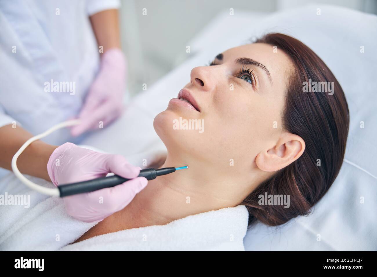 Electrocautery hi-res stock photography and images - Alamy