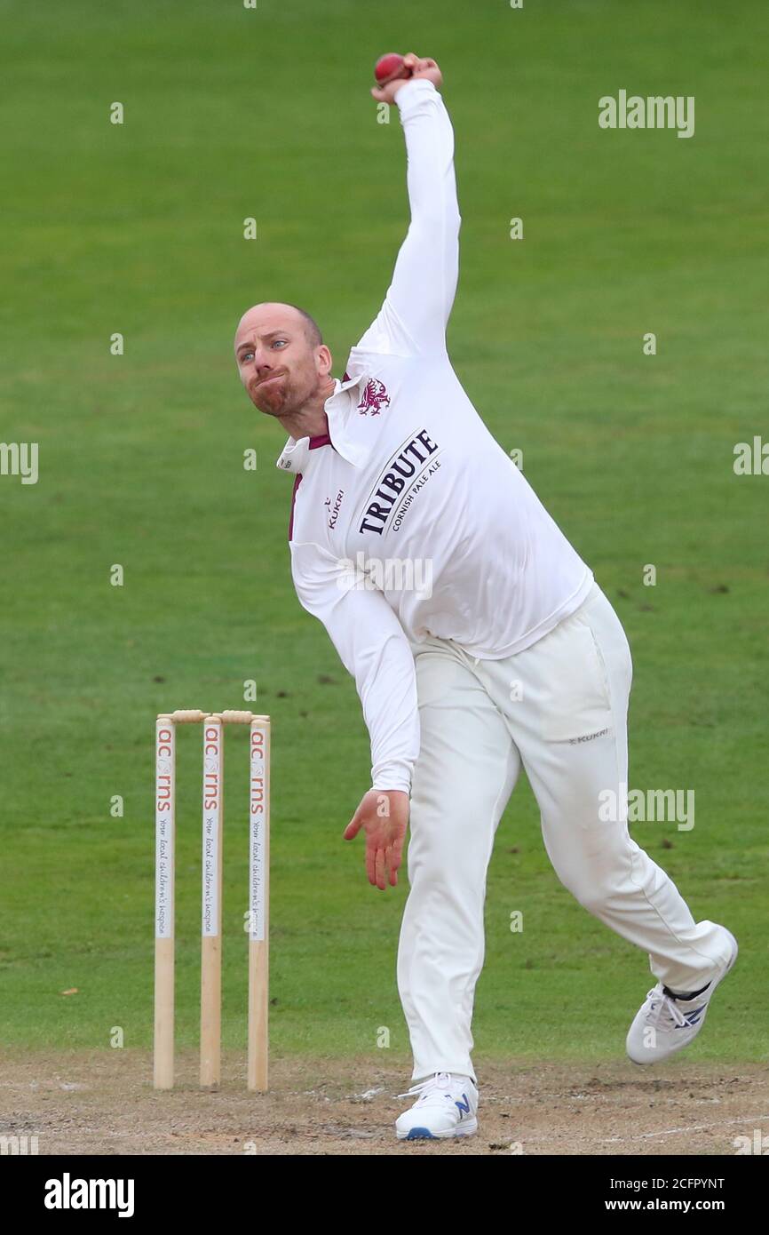 Worcester, UK. 07th Sep, 2020. WORCESTER, ENGLAND. SEPTEMBER 07 2020: Jack Leach of Somerset bowling during day two of the County Championship, Bob Willis Trophy match between, Worcestershire and Somerset at New Road, Worcester, England on September 7 2020. (Photo by Mitchell Gunn/ESPA-Images) Credit: European Sports Photo Agency/Alamy Live News Stock Photo