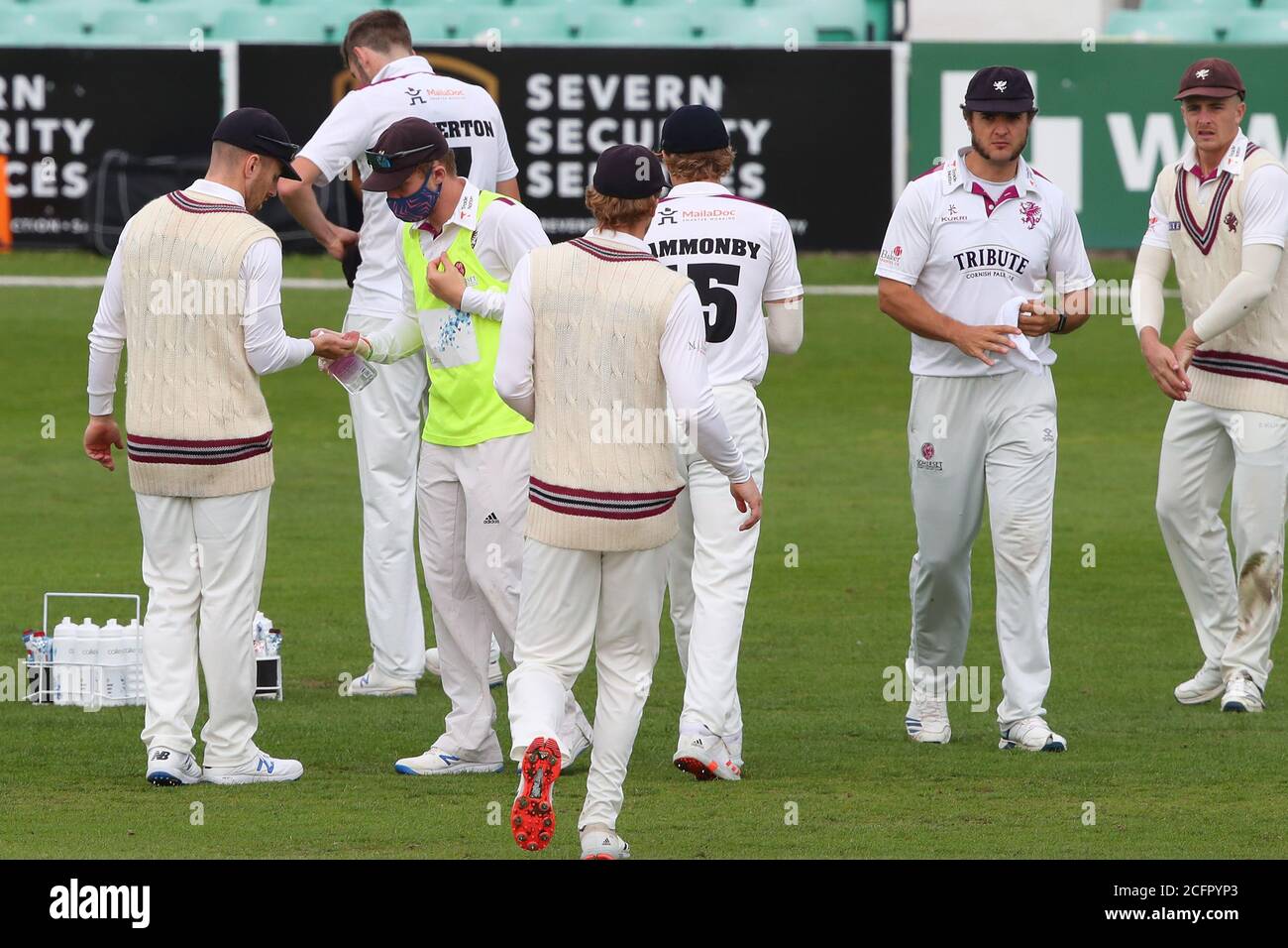 Worcester, UK. 07th Sep, 2020. WORCESTER, ENGLAND. SEPTEMBER 07 2020: Somerset players sanitise their hands during day two of the County Championship, Bob Willis Trophy match between, Worcestershire and Somerset at New Road, Worcester, England on September 7 2020. (Photo by Mitchell Gunn/ESPA-Images) Credit: European Sports Photo Agency/Alamy Live News Stock Photo