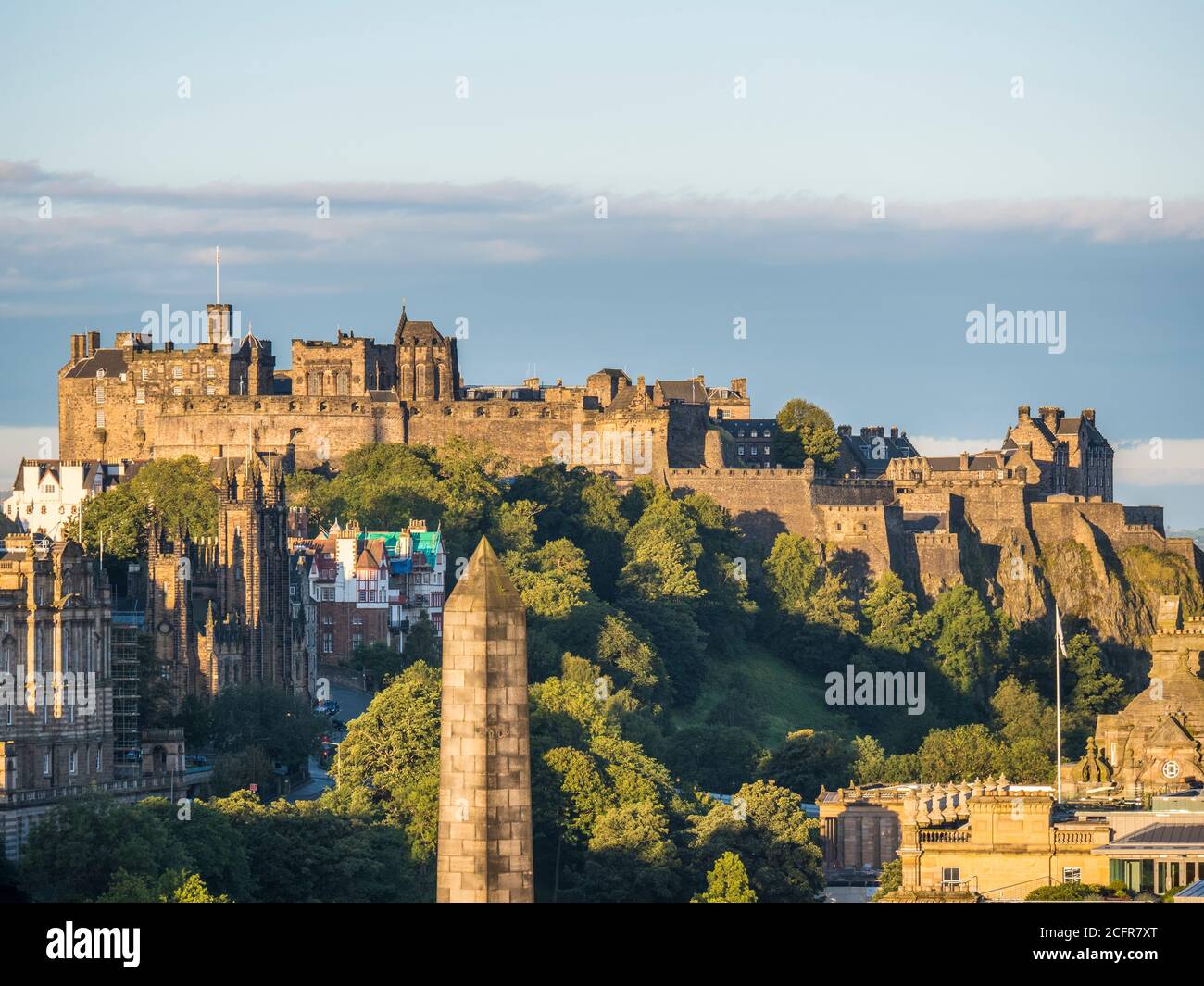 Old Calton Cemetery Obelisk, with Edinburgh Castle, Edinburgh, Scotland, UK, GB. Stock Photo