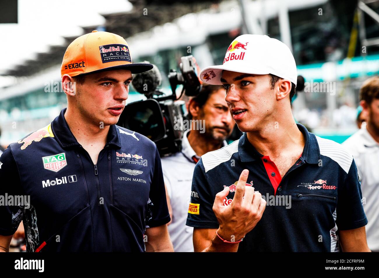 Red bull racing tag heuer rb13 hot sale